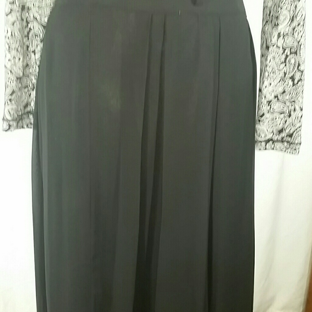 Skirt - Picture 3 of 4